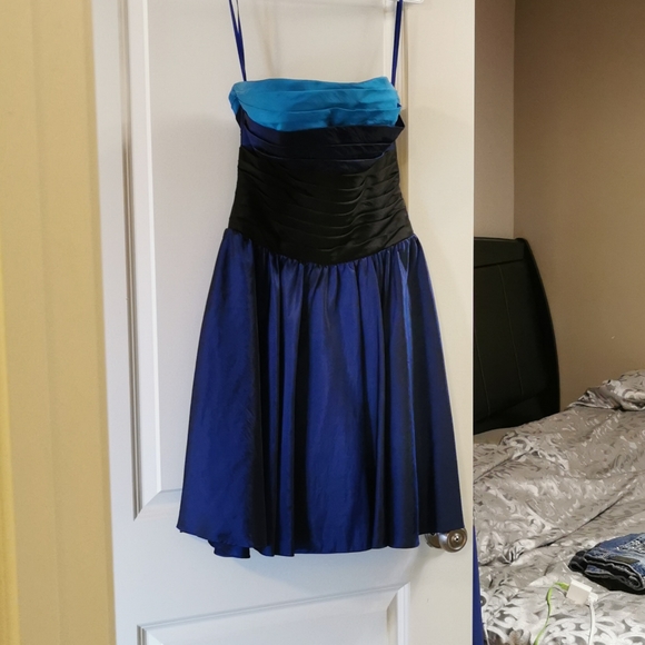 Dress - Picture 2 of 2